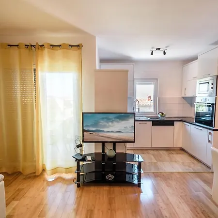For Four With A Sea View Gostinjska kuća Makarska