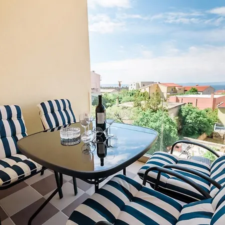 For Four With A Sea View Gostinjska kuća Makarska